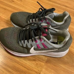 Women Nike Running Shoes/Sneakers